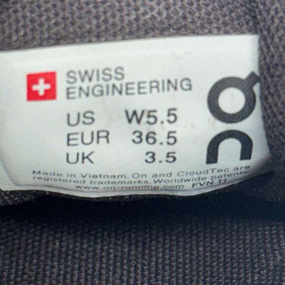 On Cloud 5 Running Women’s Running Shoes Shark/Pebble Size 5.5 New Without Box - Picture 5 of 6